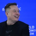 Após comprar clube, Dani Alves pondera retornar aos gramados em Portugal