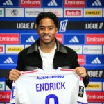 ‘Não é uma vida fácil’, diz Paris Jackson sobre desafios da sobriedade