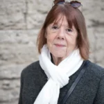 Lauana Prado anuncia gravidez em show uma semana após término de noivado