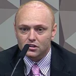 MEC ignora fila e libera pós-graduação para instituto de André Mendonça, do STF