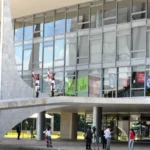 8/01: lembre como a imprensa estrangeira repercutiu condenações do STF