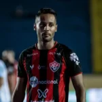 Bruna Marquezine posta após beijo em Shawn: ‘Mereço ser amada’