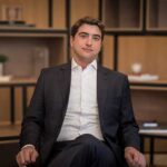 Teto de pensionista e aposentado do INSS sobe para R$ 8.475,55 em 2026