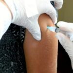 Hamilton avalia novos carros da F1 e elogia clima vencedor na Ferrari