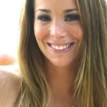 Paolla Oliveira publica vídeo tomando banho de cachoeira: ‘Para energizar e encerrar’