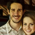 FBI divulga imagens de homem mascarado que teria sequestrado mãe de apresentadora nos EUA