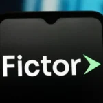 Acidente entre carro e carreta deixa cinco mortos em rodovia de Goiás