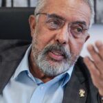 Dubladora de ‘Bridgerton’ recria discurso da eliminação de Brigido do BBB 26