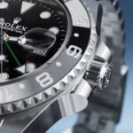 Arquivos expõem como elite global circulou ao redor de Epstein