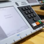 Marcas querem carros cada vez com menos cabos; entenda
