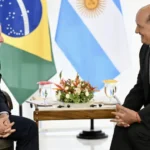 Skatista olímpico viraliza com manobra durante eclipse solar; assista