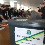 Tombamento de ônibus na BR-122 deixa sete mortos e 13 feridos na Bahia