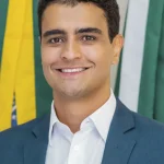 Carol de Toni e Carlos Bolsonaro são eleitos senadores por Santa Catarina