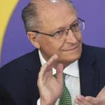 Renan Santos modula discurso e interage com esquerda como contraponto a Flávio