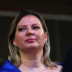 Acusado de agredir mulher com taco de beisebol, empresário deixa prisão
