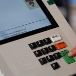 Cerca de 158,7 milhões de eleitores vão às urnas em todo o país