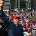 Em campanha com Flávio, Moro deixa de votar sobre fim da escala 6×1